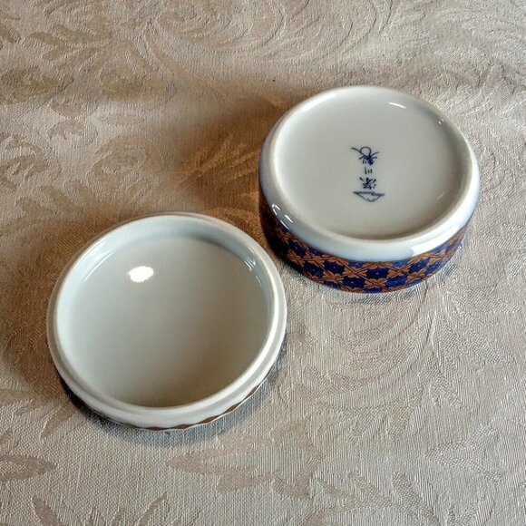 Vintage Red Flower Blue Gold Porcelain Trinket Box - Picture 4 of 6